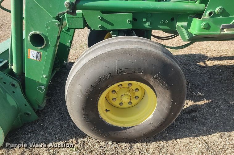 image for item DQ0337 1994 John Deere 7400  tractor