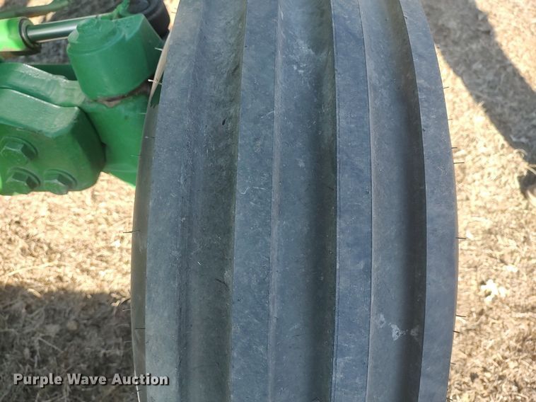 image for item DQ0337 1994 John Deere 7400  tractor