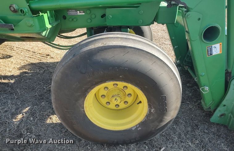 image for item DQ0337 1994 John Deere 7400  tractor