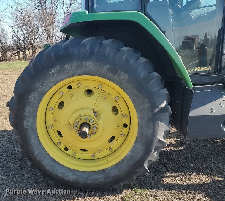 image for item DQ0337 1994 John Deere 7400  tractor