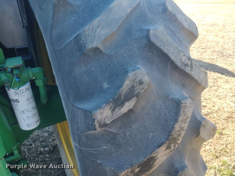 image for item DQ0337 1994 John Deere 7400  tractor