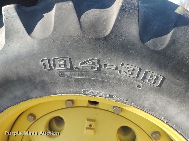 image for item DQ0337 1994 John Deere 7400  tractor