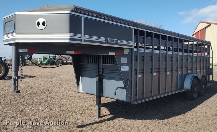 image for item DQ0339 1997 Titan  livestock trailer