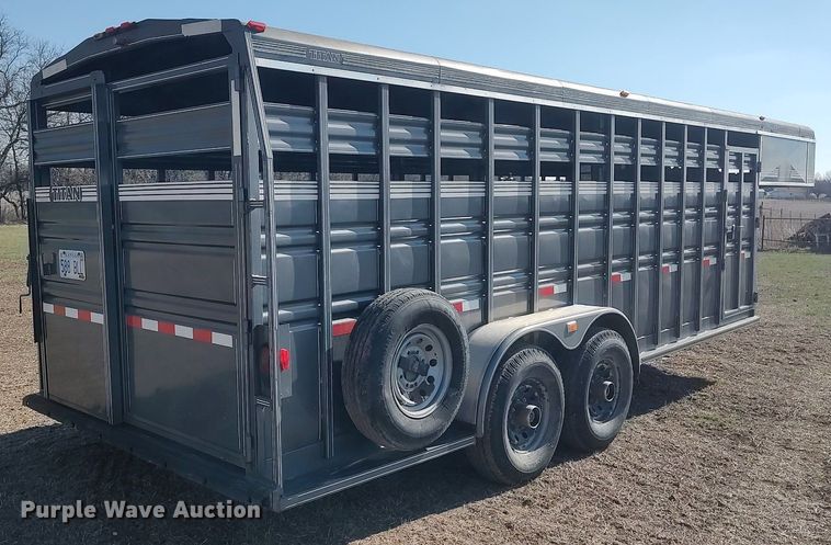 image for item DQ0339 1997 Titan  livestock trailer