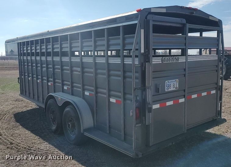 image for item DQ0339 1997 Titan  livestock trailer