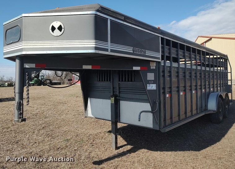 image for item DQ0339 1997 Titan  livestock trailer