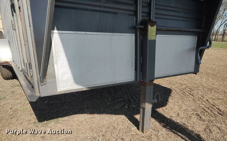 image for item DQ0339 1997 Titan  livestock trailer