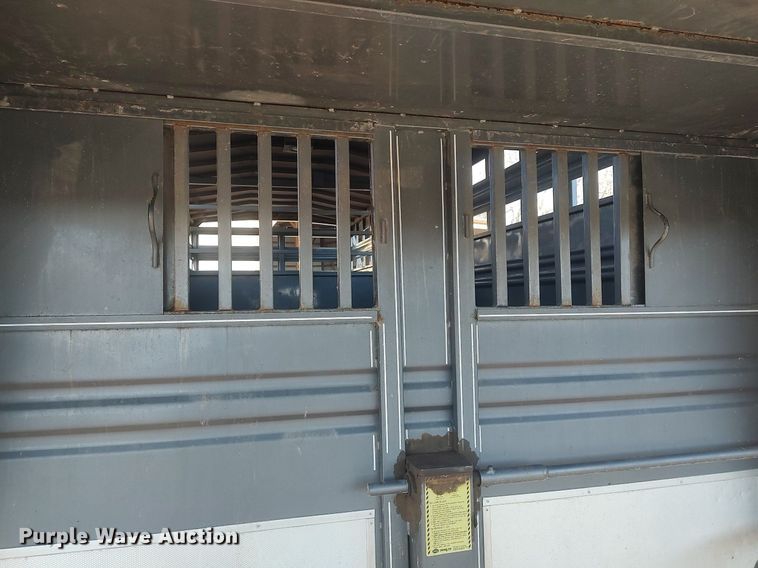 image for item DQ0339 1997 Titan  livestock trailer