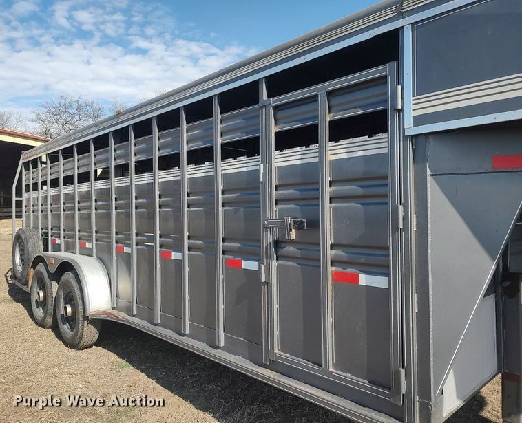 image for item DQ0339 1997 Titan  livestock trailer