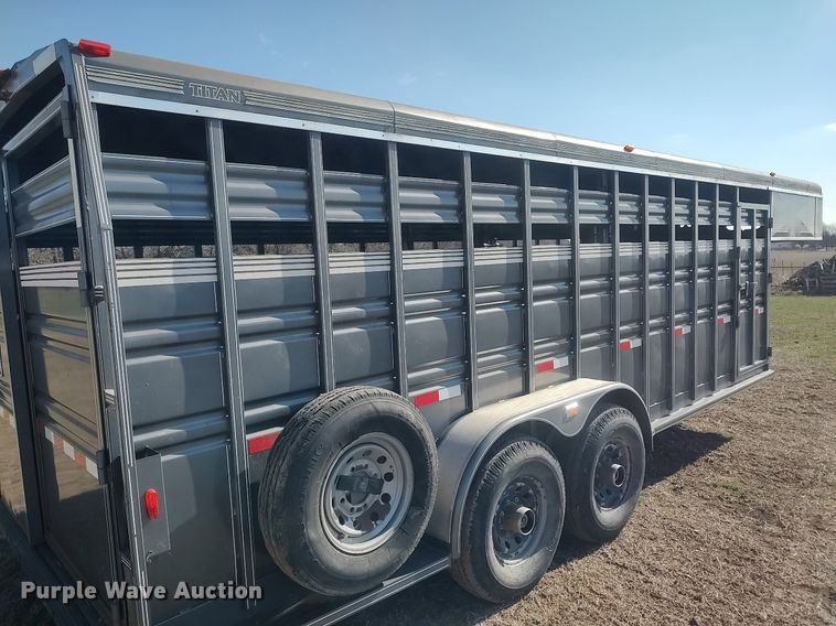 image for item DQ0339 1997 Titan  livestock trailer