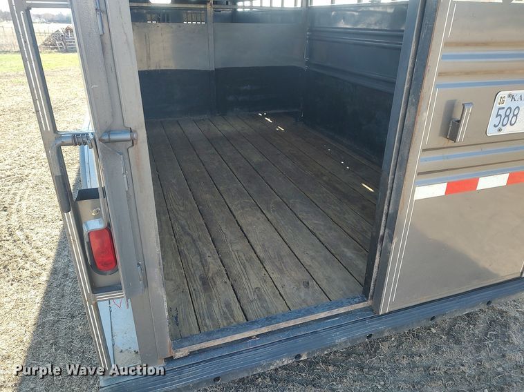 image for item DQ0339 1997 Titan  livestock trailer