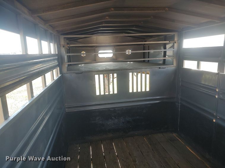 image for item DQ0339 1997 Titan  livestock trailer