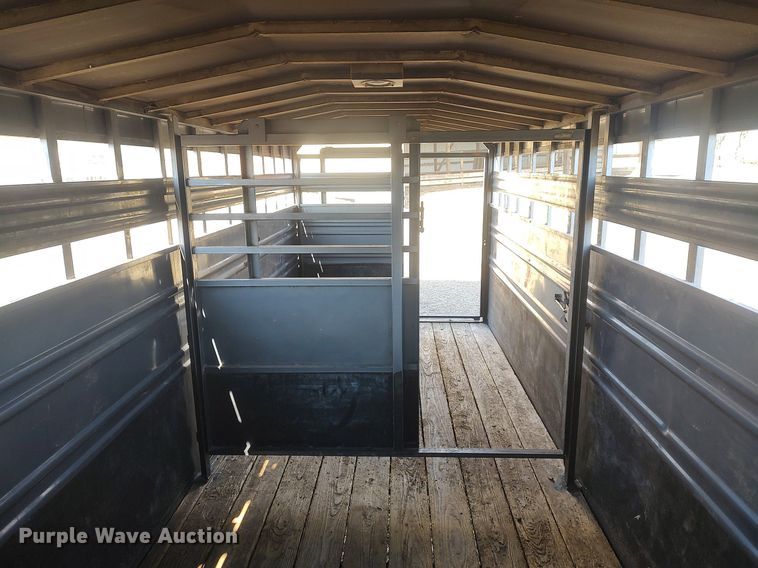 image for item DQ0339 1997 Titan  livestock trailer