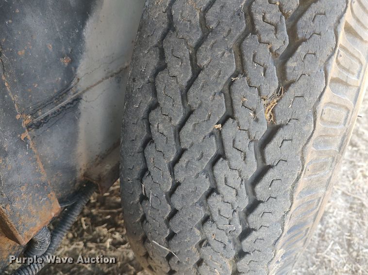 image for item DQ0339 1997 Titan  livestock trailer