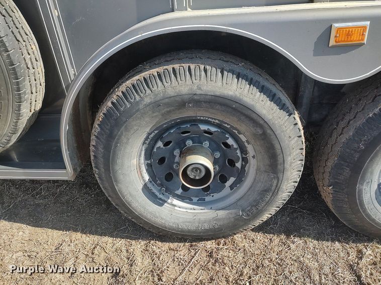 image for item DQ0339 1997 Titan  livestock trailer