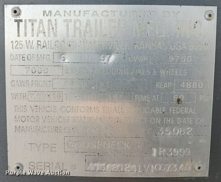 image for item DQ0339 1997 Titan  livestock trailer