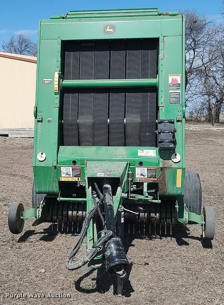 image for item DQ0341 2005 John Deere 467 Mega Wide  round baler