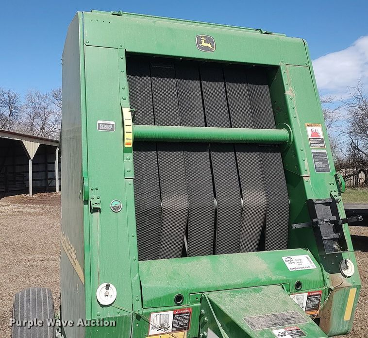 image for item DQ0341 2005 John Deere 467 Mega Wide  round baler