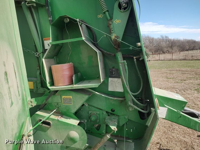image for item DQ0341 2005 John Deere 467 Mega Wide  round baler