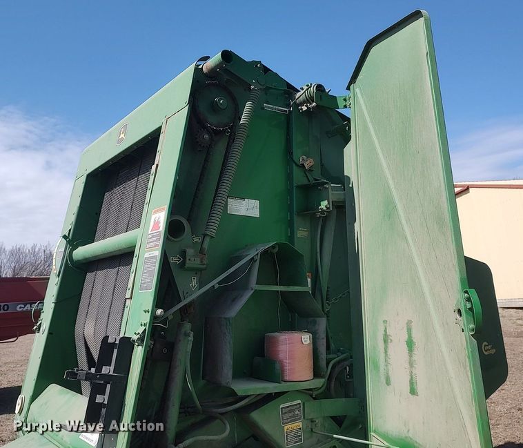 image for item DQ0341 2005 John Deere 467 Mega Wide  round baler