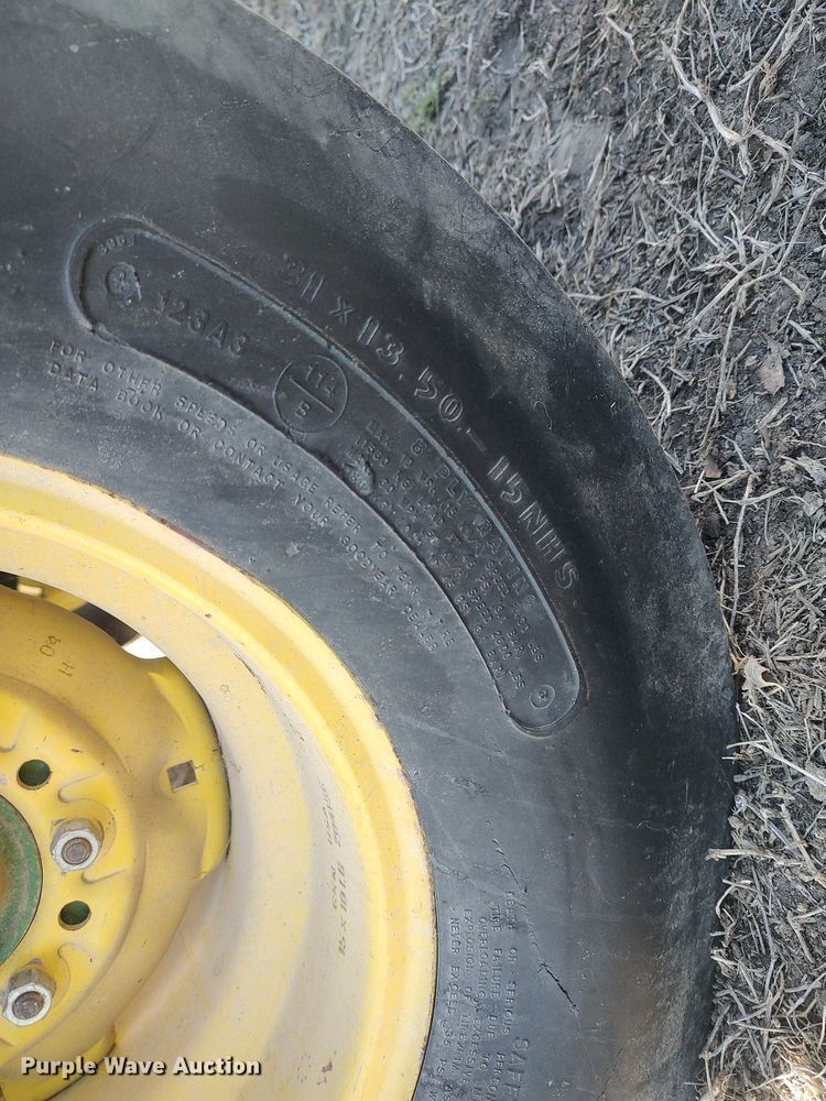 image for item DQ0341 2005 John Deere 467 Mega Wide  round baler