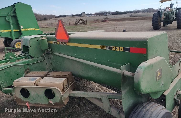 image for item DQ0342 John Deere 338W  small square baler