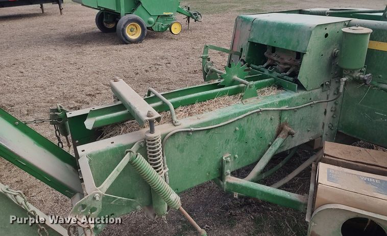 image for item DQ0342 John Deere 338W  small square baler