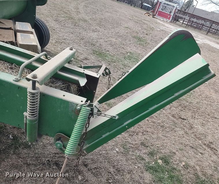 image for item DQ0342 John Deere 338W  small square baler