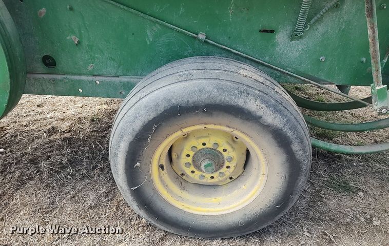 image for item DQ0342 John Deere 338W  small square baler