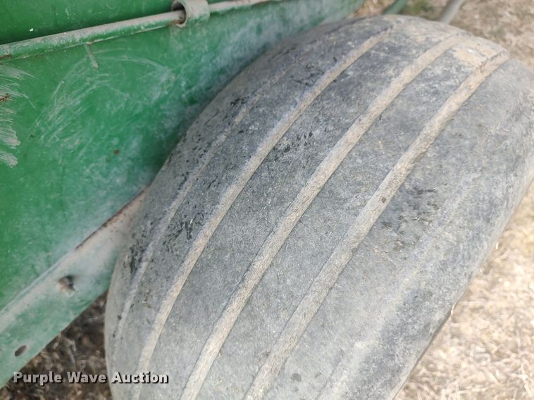 image for item DQ0342 John Deere 338W  small square baler