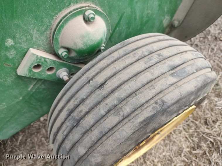 image for item DQ0342 John Deere 338W  small square baler