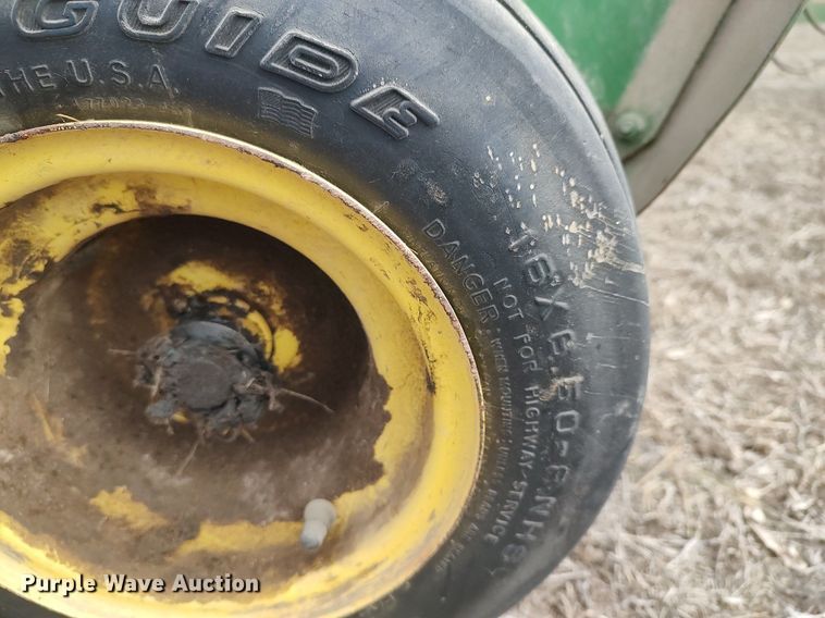 image for item DQ0342 John Deere 338W  small square baler