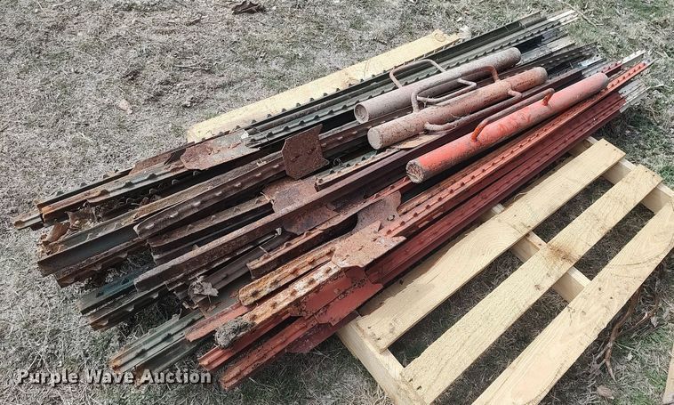 image for item DQ0350 Fencing materials