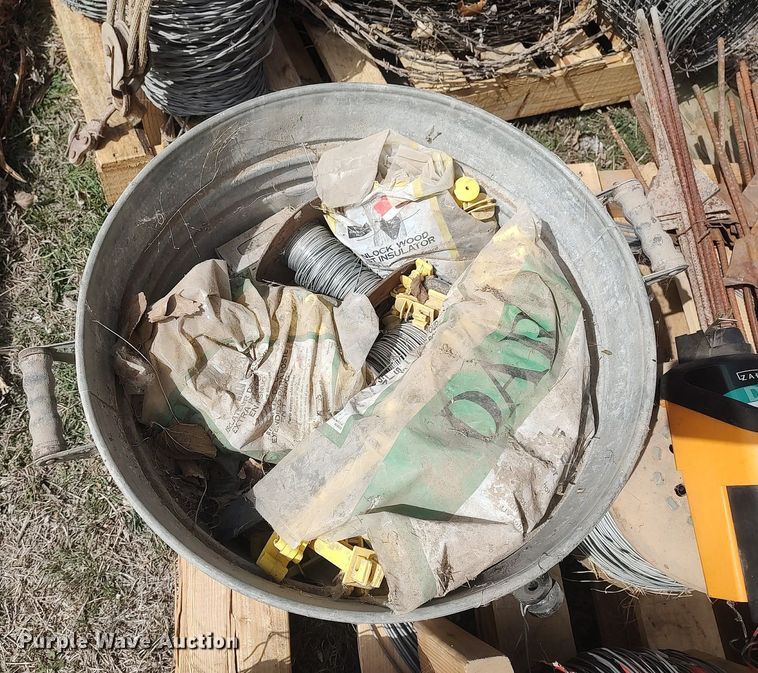 image for item DQ0350 Fencing materials