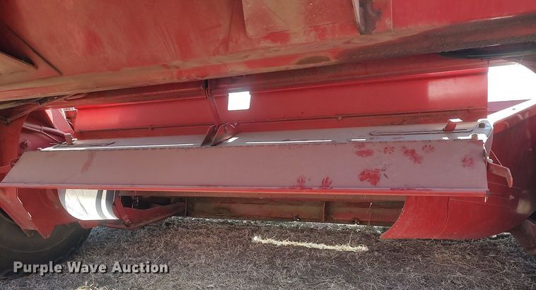 image for item DQ0352 1996 Case IH 8830  swather / windrower