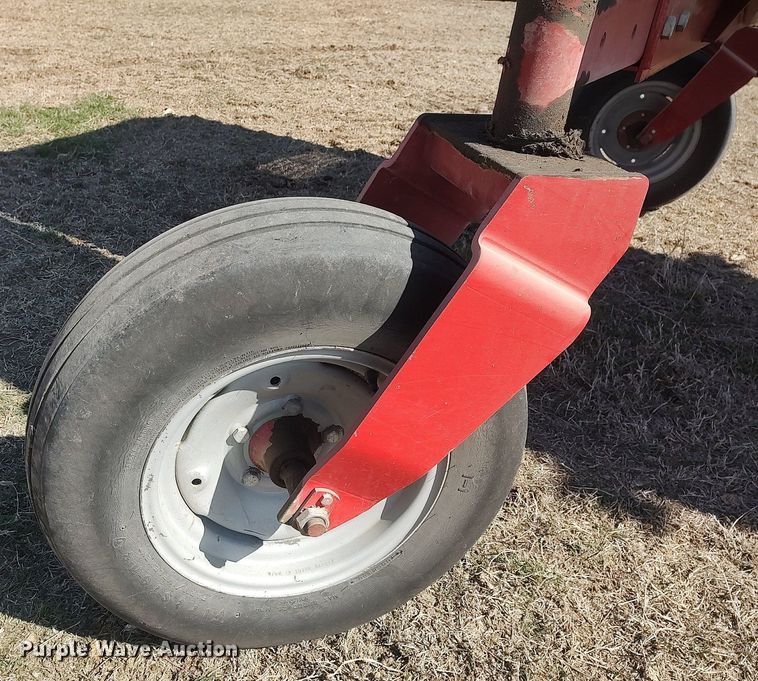 image for item DQ0352 1996 Case IH 8830  swather / windrower