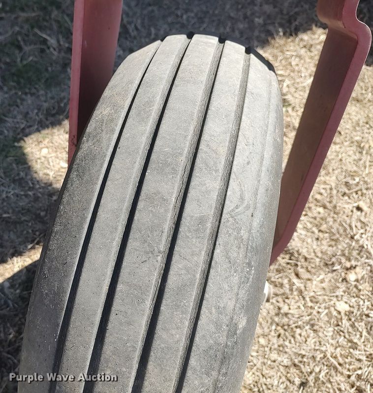 image for item DQ0352 1996 Case IH 8830  swather / windrower