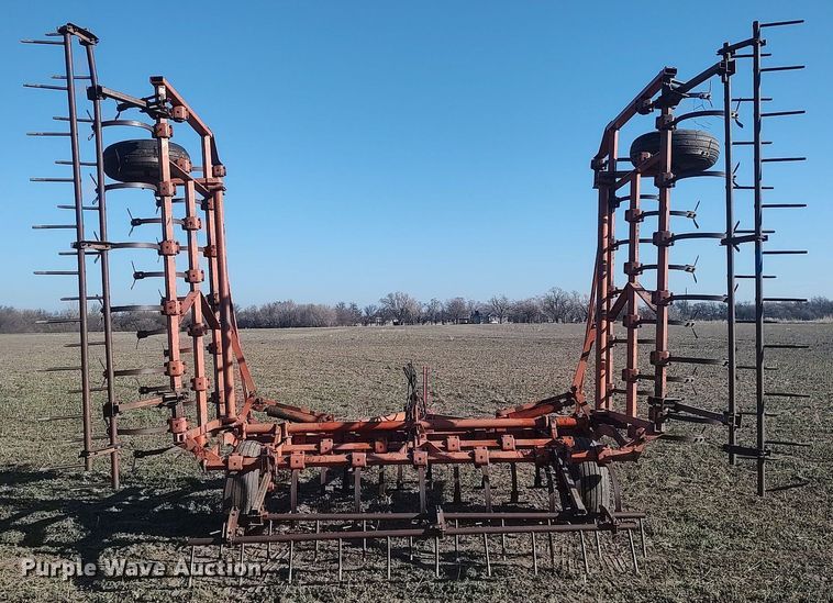 image for item DQ0356 Field cultivator