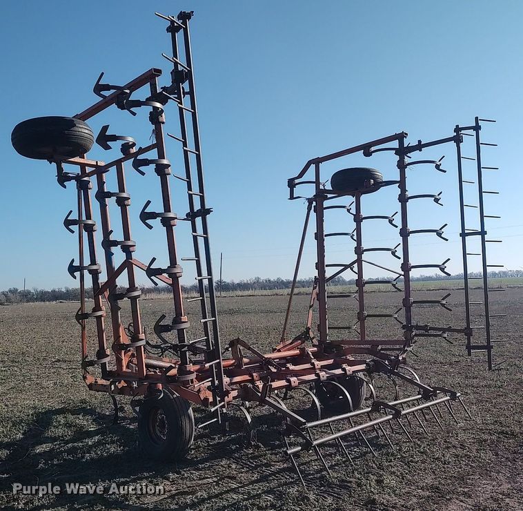 image for item DQ0356 Field cultivator