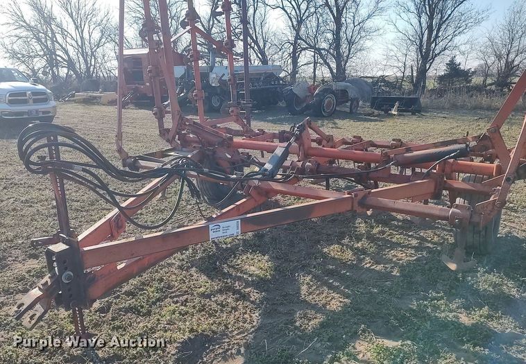 image for item DQ0356 Field cultivator