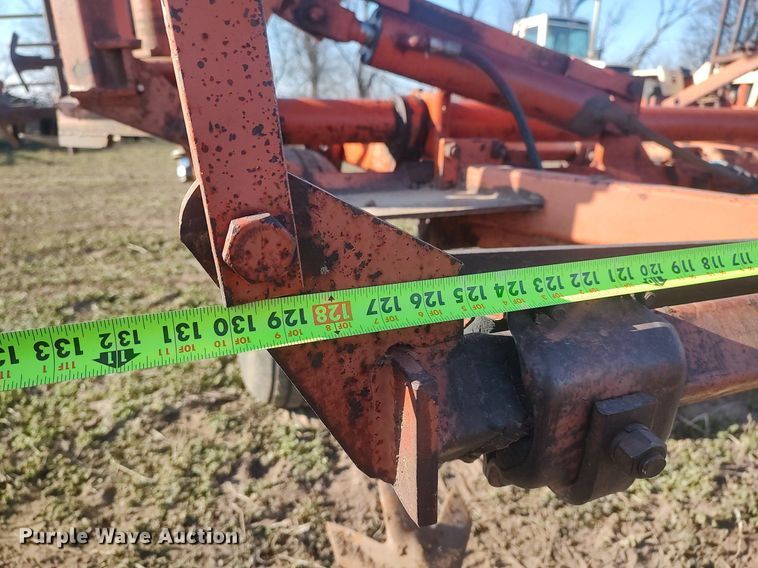 image for item DQ0356 Field cultivator