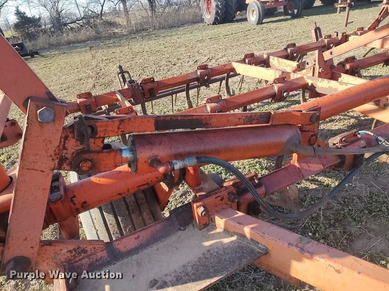 image for item DQ0356 Field cultivator