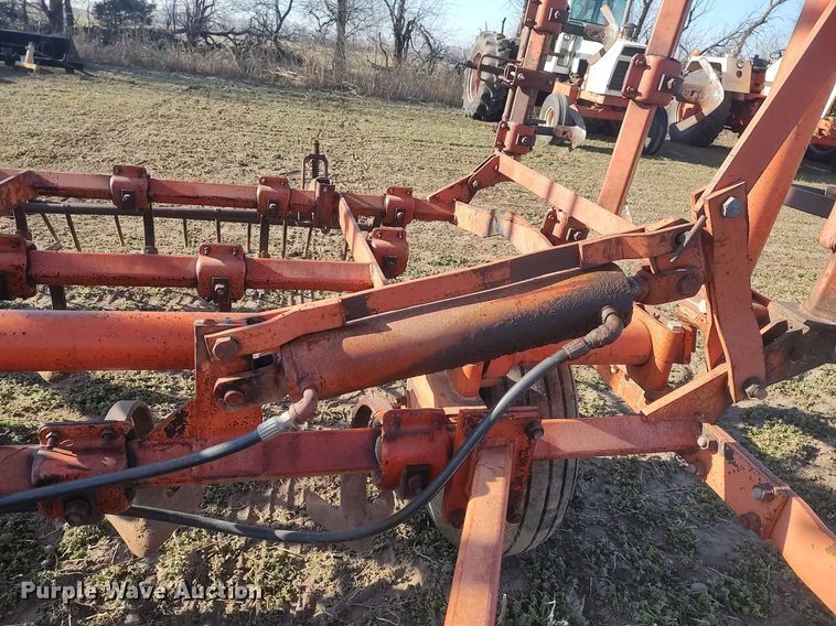 image for item DQ0356 Field cultivator