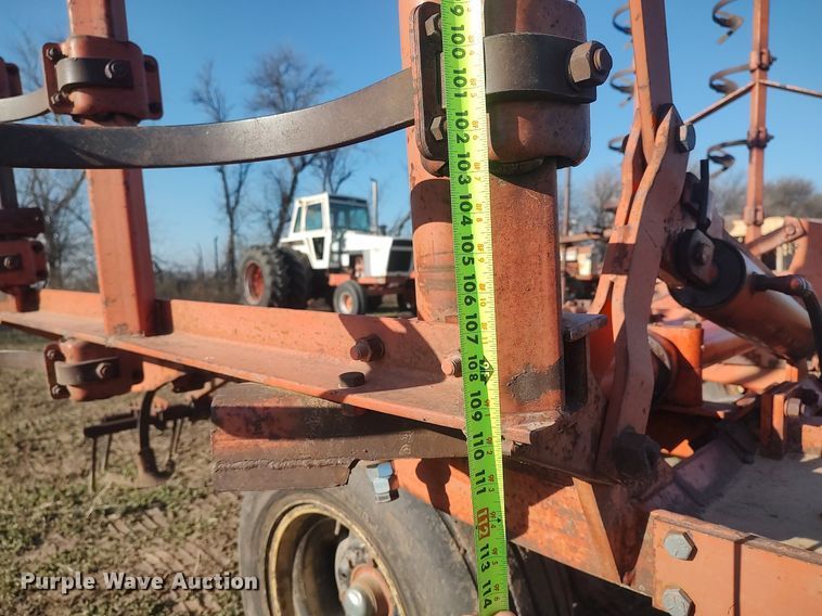 image for item DQ0356 Field cultivator