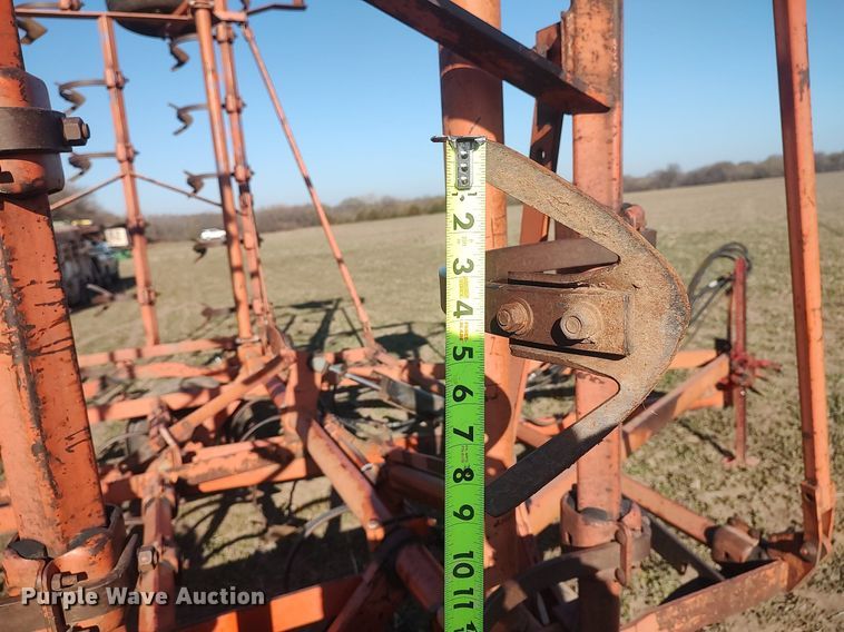 image for item DQ0356 Field cultivator