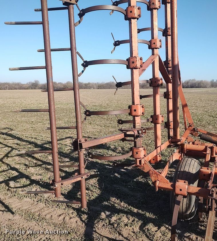 image for item DQ0356 Field cultivator