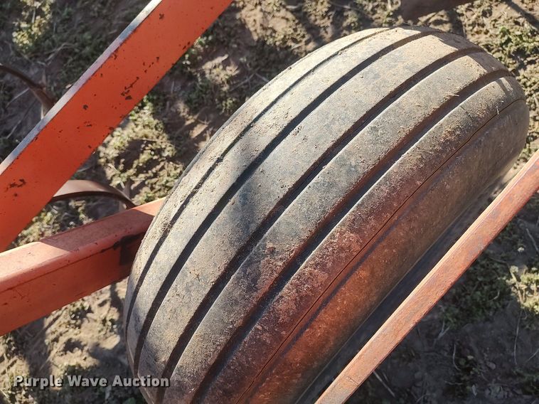 image for item DQ0356 Field cultivator