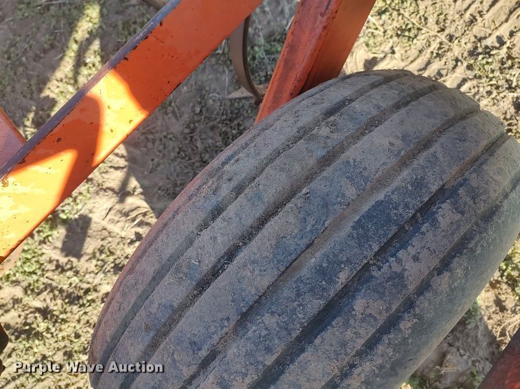 image for item DQ0356 Field cultivator