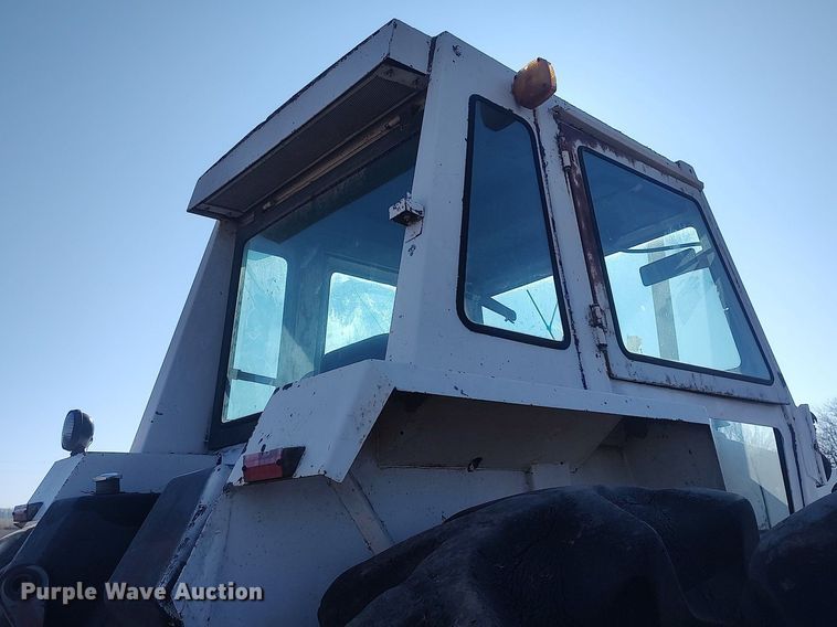 image for item DQ0357 Case 1570 Agri King  tractor