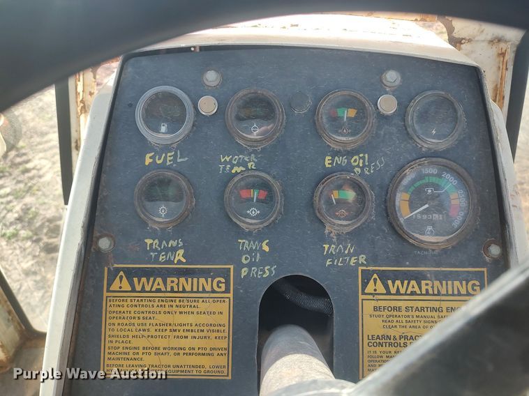 image for item DQ0357 Case 1570 Agri King  tractor